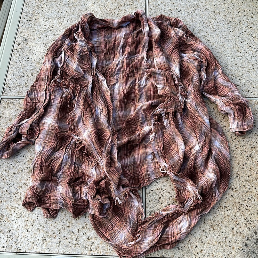 Maurices, Size Large, 3/4 Sleeve Plaid Cardigan - Picture 6 of 6